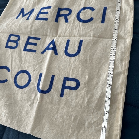 Merci Beaucoup Drawstring Bag - Picture 3 of 4